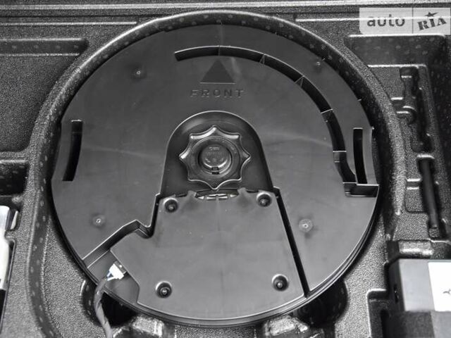 Черный Ауди Ку3, объемом двигателя 1.97 л и пробегом 40 тыс. км за 38400 $, фото 97 на Automoto.ua