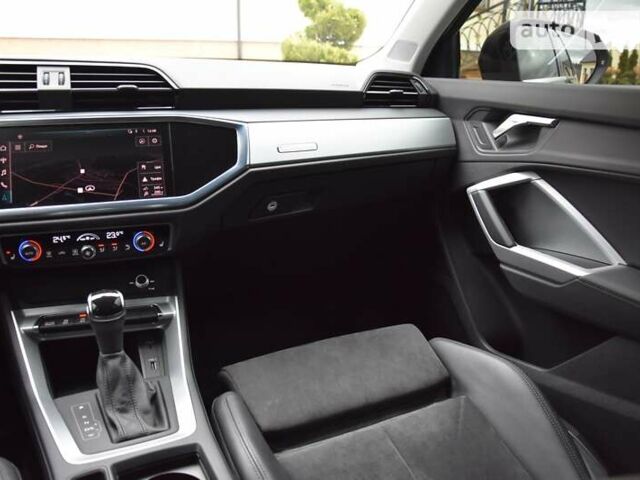 Черный Ауди Ку3, объемом двигателя 1.97 л и пробегом 40 тыс. км за 38400 $, фото 40 на Automoto.ua