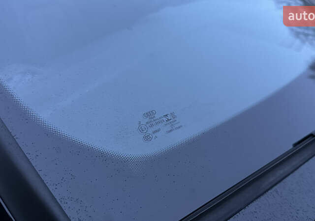 Черный Ауди Ку3, объемом двигателя 2 л и пробегом 22 тыс. км за 25200 $, фото 34 на Automoto.ua