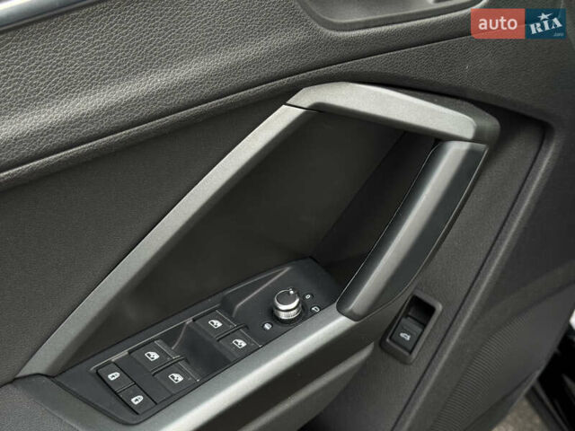 Чорний Ауді Ку3, об'ємом двигуна 1.97 л та пробігом 37 тис. км за 29000 $, фото 56 на Automoto.ua