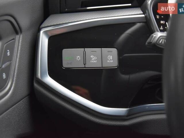 Черный Ауди Ку3, объемом двигателя 1.97 л и пробегом 40 тыс. км за 38400 $, фото 55 на Automoto.ua