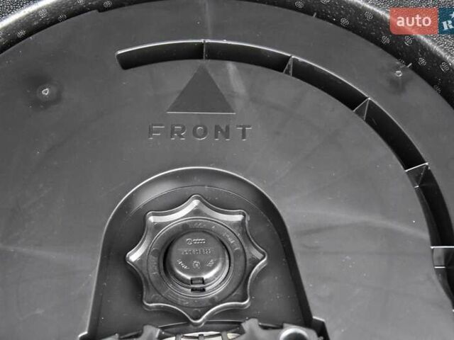 Черный Ауди Ку3, объемом двигателя 1.97 л и пробегом 40 тыс. км за 38400 $, фото 98 на Automoto.ua