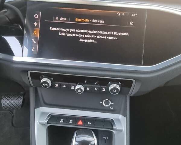 Черный Ауди Ку3, объемом двигателя 1.97 л и пробегом 52 тыс. км за 33992 $, фото 7 на Automoto.ua