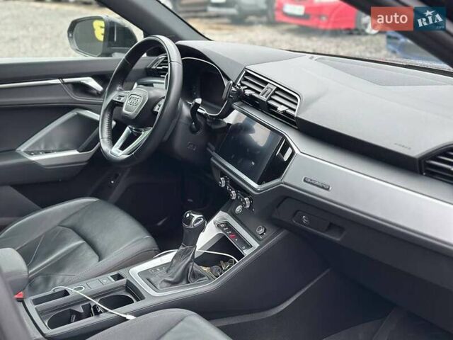 Черный Ауди Ку3, объемом двигателя 1.98 л и пробегом 68 тыс. км за 26500 $, фото 9 на Automoto.ua