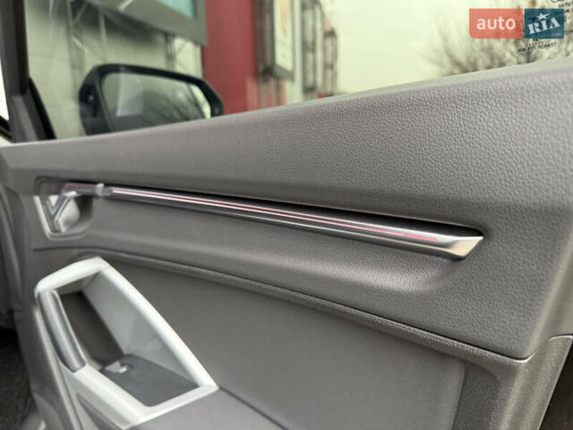 Чорний Ауді Ку3, об'ємом двигуна 1.97 л та пробігом 38 тис. км за 34999 $, фото 19 на Automoto.ua