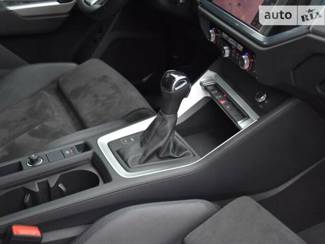 Черный Ауди Ку3, объемом двигателя 1.97 л и пробегом 40 тыс. км за 38400 $, фото 47 на Automoto.ua