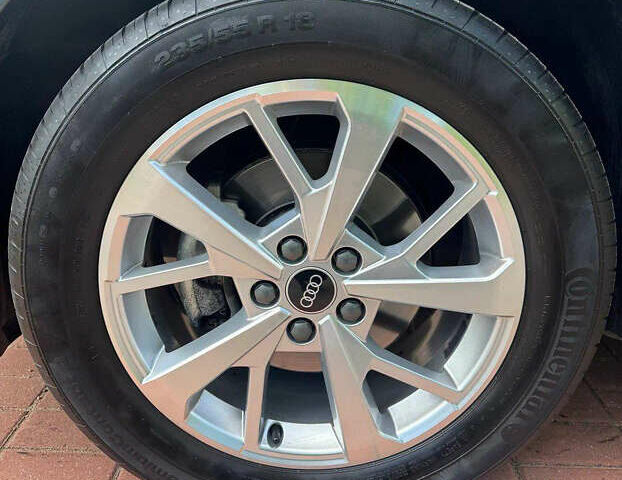 Черный Ауди Ку3, объемом двигателя 2 л и пробегом 130 тыс. км за 31200 $, фото 12 на Automoto.ua