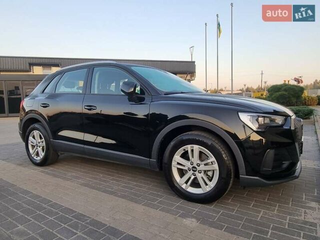 Черный Ауди Ку3, объемом двигателя 1.97 л и пробегом 52 тыс. км за 33992 $, фото 1 на Automoto.ua