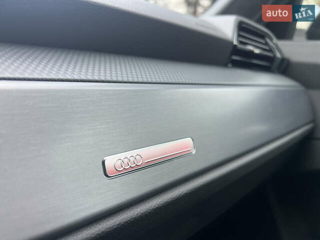 Черный Ауди Ку3, объемом двигателя 1.5 л и пробегом 106 тыс. км за 28800 $, фото 61 на Automoto.ua