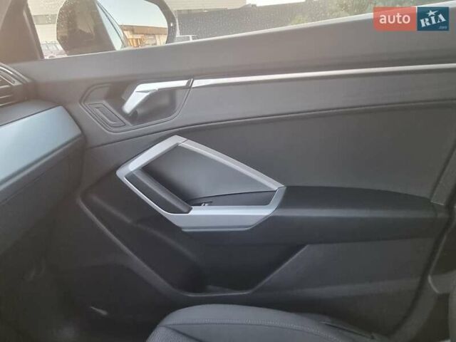 Черный Ауди Ку3, объемом двигателя 1.97 л и пробегом 52 тыс. км за 33992 $, фото 8 на Automoto.ua