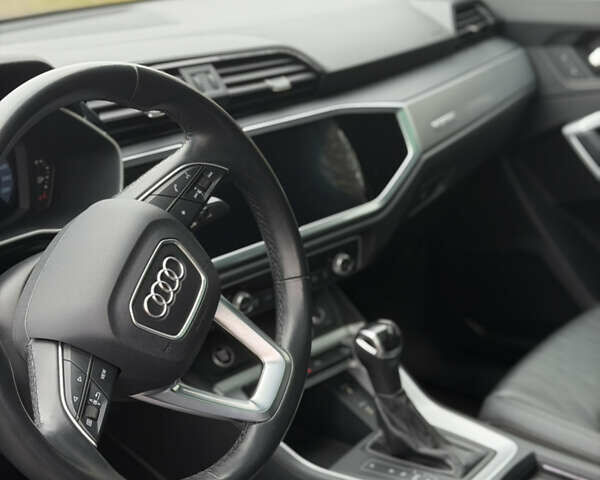 Черный Ауди Ку3, объемом двигателя 1.98 л и пробегом 88 тыс. км за 25800 $, фото 4 на Automoto.ua