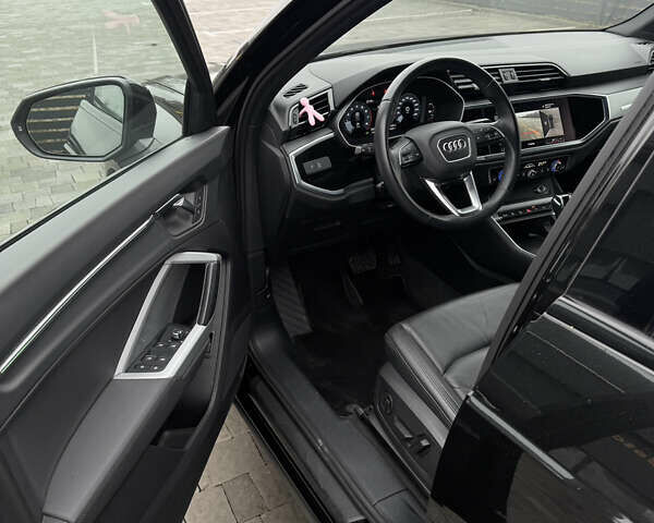 Черный Ауди Ку3, объемом двигателя 1.98 л и пробегом 33 тыс. км за 30300 $, фото 8 на Automoto.ua