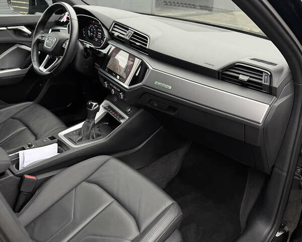 Черный Ауди Ку3, объемом двигателя 1.98 л и пробегом 33 тыс. км за 30300 $, фото 6 на Automoto.ua