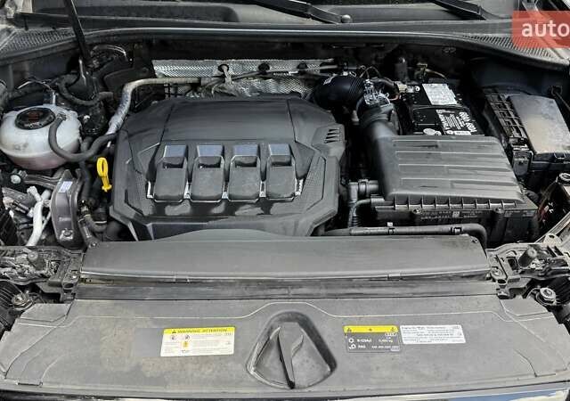 Черный Ауди Ку3, объемом двигателя 1.98 л и пробегом 127 тыс. км за 28900 $, фото 42 на Automoto.ua