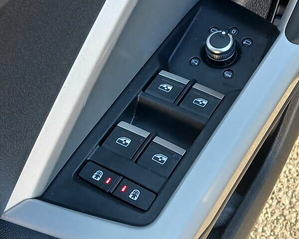 Черный Ауди Ку3, объемом двигателя 1.98 л и пробегом 75 тыс. км за 26400 $, фото 16 на Automoto.ua