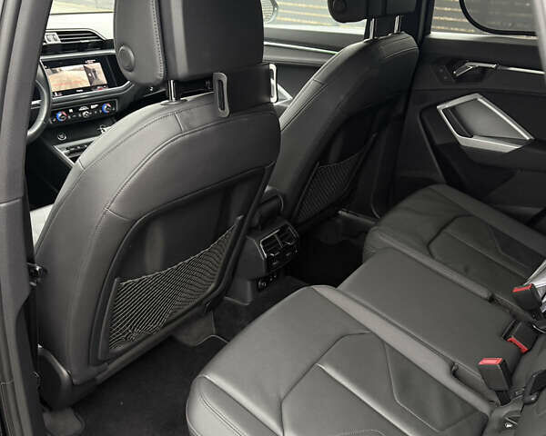 Черный Ауди Ку3, объемом двигателя 1.98 л и пробегом 33 тыс. км за 30300 $, фото 7 на Automoto.ua