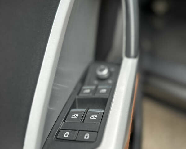 Чорний Ауді Ку3, об'ємом двигуна 2 л та пробігом 63 тис. км за 19950 $, фото 15 на Automoto.ua