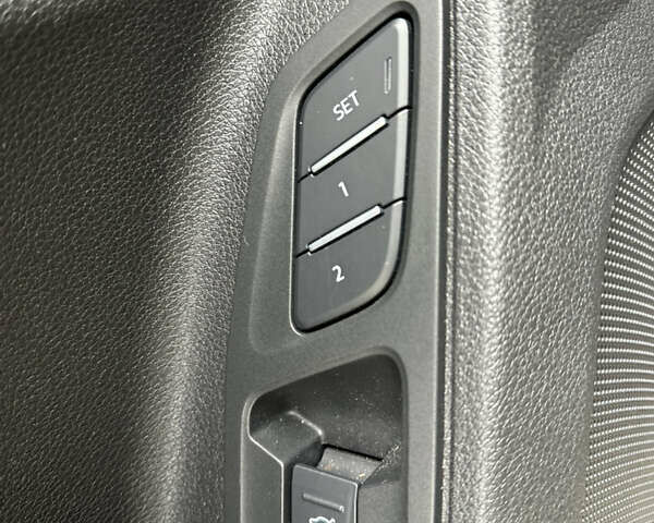 Чорний Ауді Ку3, об'ємом двигуна 2 л та пробігом 63 тис. км за 19950 $, фото 16 на Automoto.ua