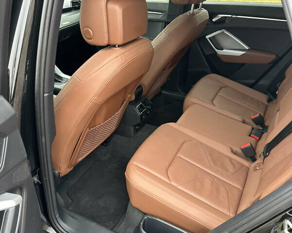 Чорний Ауді Ку3, об'ємом двигуна 2 л та пробігом 63 тис. км за 19950 $, фото 12 на Automoto.ua