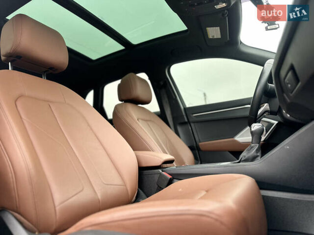 Чорний Ауді Ку3, об'ємом двигуна 2 л та пробігом 63 тис. км за 19950 $, фото 19 на Automoto.ua