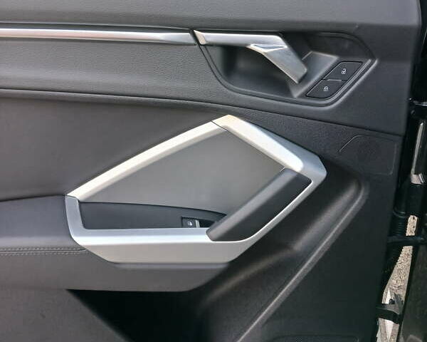 Черный Ауди Ку3, объемом двигателя 1.98 л и пробегом 75 тыс. км за 26400 $, фото 30 на Automoto.ua