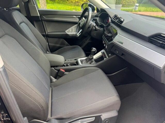 Чорний Ауді Ку3, об'ємом двигуна 0 л та пробігом 105 тис. км за 26200 $, фото 5 на Automoto.ua