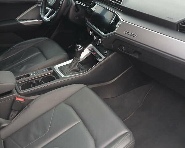 Черный Ауди Ку3, объемом двигателя 1.98 л и пробегом 75 тыс. км за 26400 $, фото 25 на Automoto.ua