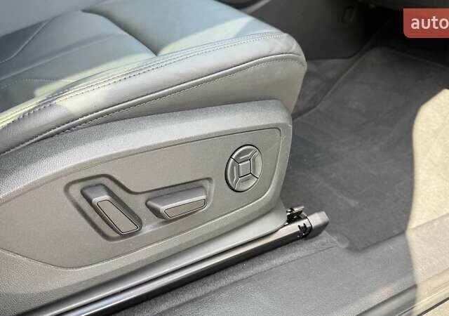 Черный Ауди Ку3, объемом двигателя 1.98 л и пробегом 127 тыс. км за 28900 $, фото 22 на Automoto.ua