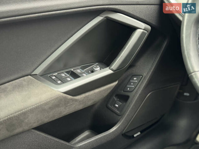 Чорний Ауді Ку3, об'ємом двигуна 2 л та пробігом 45 тис. км за 29890 $, фото 53 на Automoto.ua