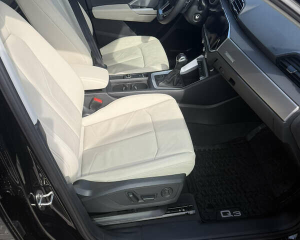 Черный Ауди Ку3, объемом двигателя 1.98 л и пробегом 76 тыс. км за 26000 $, фото 16 на Automoto.ua