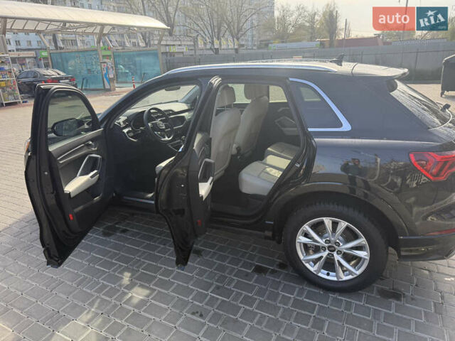 Черный Ауди Ку3, объемом двигателя 1.98 л и пробегом 76 тыс. км за 27000 $, фото 7 на Automoto.ua