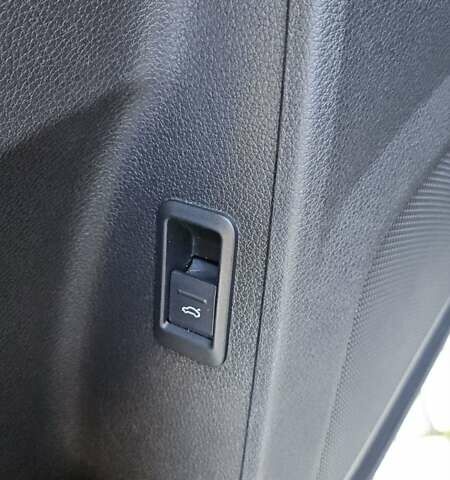 Черный Ауди Ку3, объемом двигателя 1.98 л и пробегом 120 тыс. км за 26000 $, фото 22 на Automoto.ua