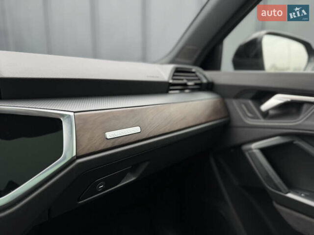 Чорний Ауді Ку3, об'ємом двигуна 2 л та пробігом 45 тис. км за 29890 $, фото 52 на Automoto.ua