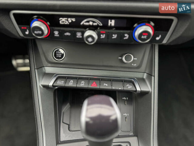 Чорний Ауді Ку3, об'ємом двигуна 2 л та пробігом 45 тис. км за 29890 $, фото 50 на Automoto.ua