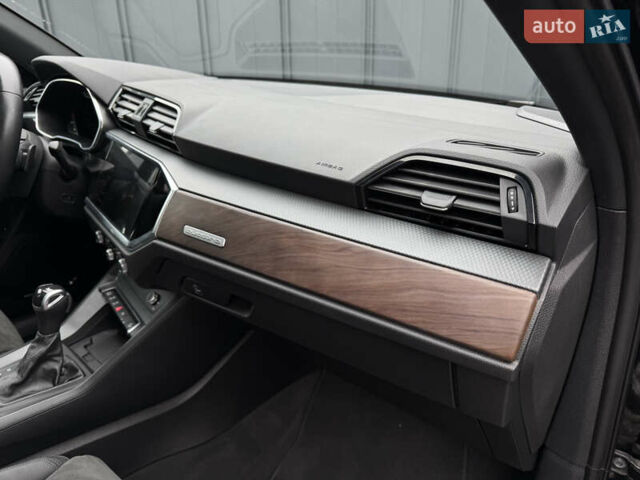 Чорний Ауді Ку3, об'ємом двигуна 2 л та пробігом 45 тис. км за 29890 $, фото 56 на Automoto.ua