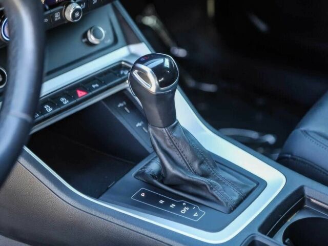 Черный Ауди Ку3, объемом двигателя 2 л и пробегом 14 тыс. км за 14500 $, фото 7 на Automoto.ua