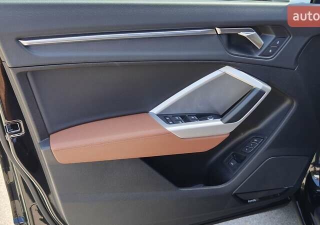 Чорний Ауді Ку3, об'ємом двигуна 2 л та пробігом 28 тис. км за 31400 $, фото 23 на Automoto.ua