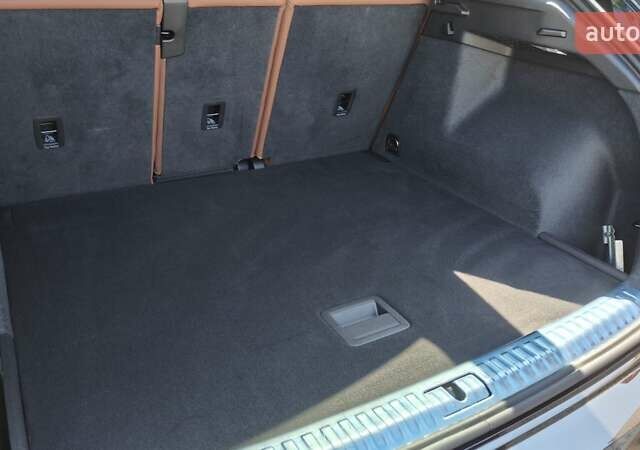 Чорний Ауді Ку3, об'ємом двигуна 2 л та пробігом 28 тис. км за 31400 $, фото 46 на Automoto.ua