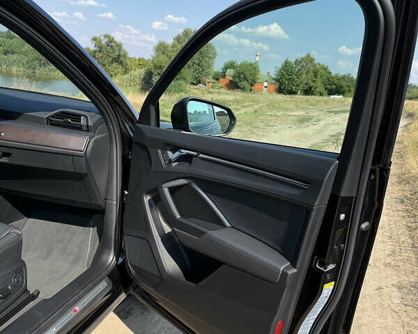 Черный Ауди Ку3, объемом двигателя 1.98 л и пробегом 17 тыс. км за 39800 $, фото 27 на Automoto.ua