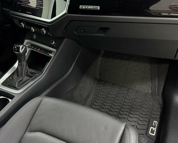 Чорний Ауді Ку3, об'ємом двигуна 1.98 л та пробігом 22 тис. км за 35500 $, фото 27 на Automoto.ua