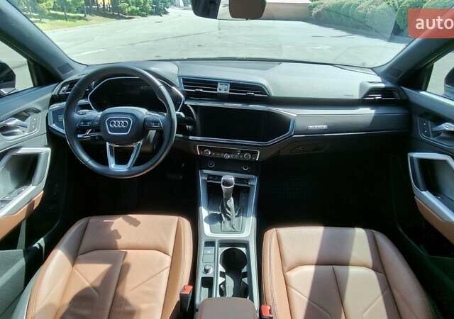 Чорний Ауді Ку3, об'ємом двигуна 2 л та пробігом 28 тис. км за 31400 $, фото 29 на Automoto.ua