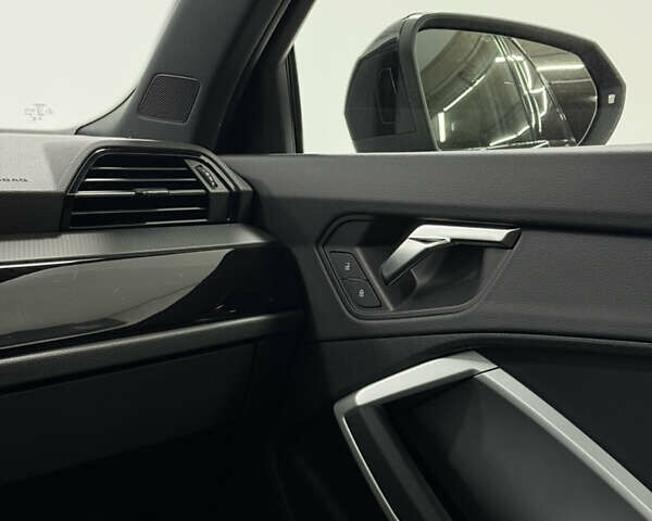 Чорний Ауді Ку3, об'ємом двигуна 1.98 л та пробігом 22 тис. км за 35500 $, фото 24 на Automoto.ua