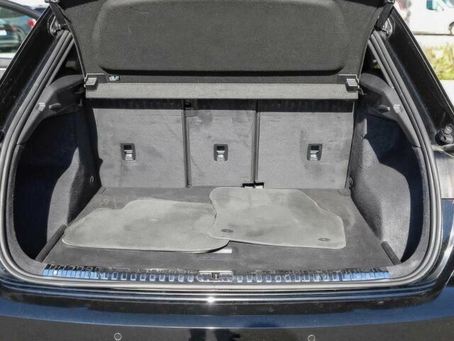 Черный Ауди Ку3, объемом двигателя 2 л и пробегом 14 тыс. км за 14500 $, фото 10 на Automoto.ua