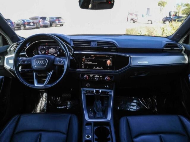 Черный Ауди Ку3, объемом двигателя 2 л и пробегом 14 тыс. км за 14500 $, фото 6 на Automoto.ua