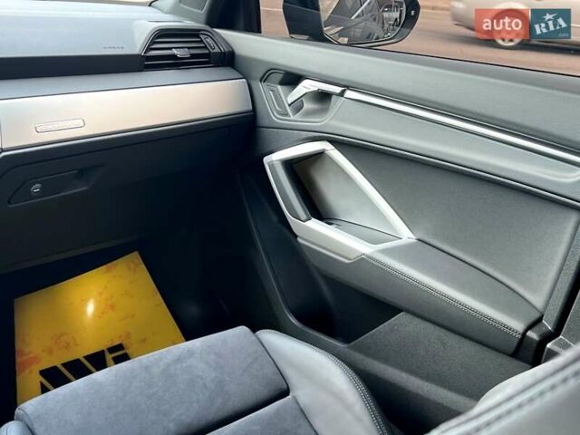 Черный Ауди Ку3, объемом двигателя 1.98 л и пробегом 1 тыс. км за 52499 $, фото 77 на Automoto.ua