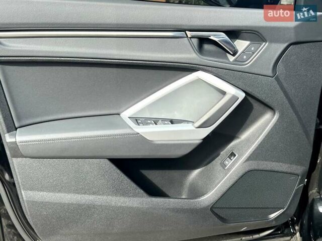 Черный Ауди Ку3, объемом двигателя 1.98 л и пробегом 1 тыс. км за 52499 $, фото 40 на Automoto.ua