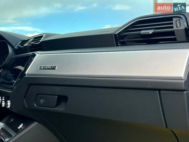 Черный Ауди Ку3, объемом двигателя 1.98 л и пробегом 1 тыс. км за 52499 $, фото 92 на Automoto.ua