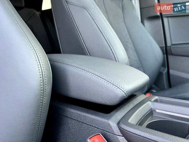 Черный Ауди Ку3, объемом двигателя 1.98 л и пробегом 1 тыс. км за 52499 $, фото 33 на Automoto.ua