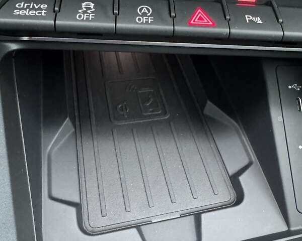 Чорний Ауді Ку3, об'ємом двигуна 1.98 л та пробігом 6 тис. км за 30900 $, фото 29 на Automoto.ua