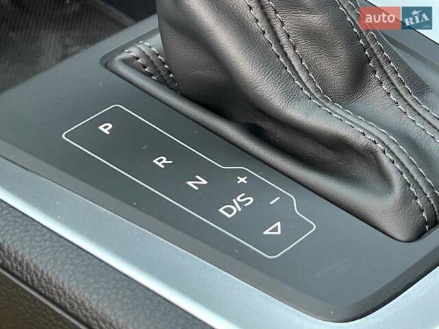 Черный Ауди Ку3, объемом двигателя 1.98 л и пробегом 1 тыс. км за 52499 $, фото 65 на Automoto.ua